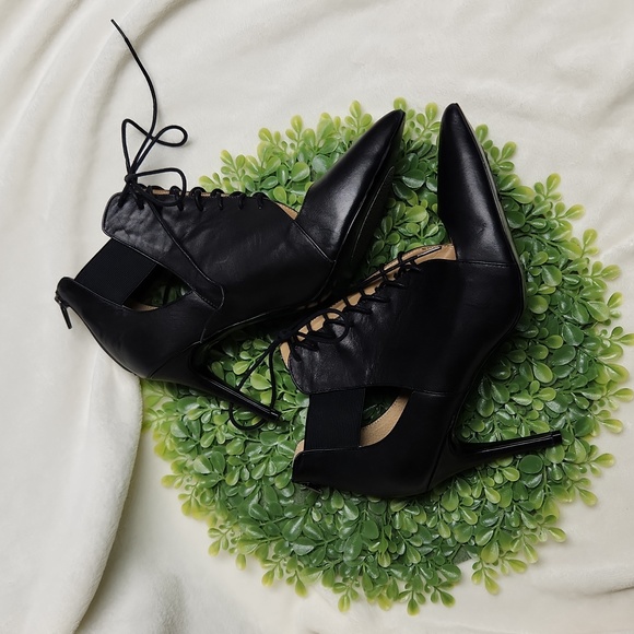 Banana Republic Daphne Lace Up Bootie Heels - Picture 2 of 8